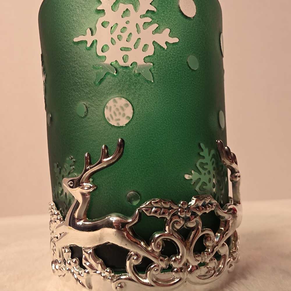 International Silversmiths Holiday Votive‎ Holder - Picture 3 of 16